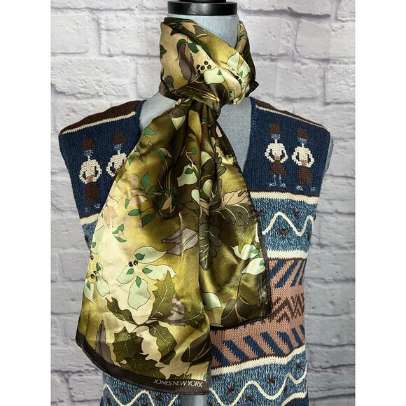 NWT Jones Wear Silk Scarf with Autumn Acorn Motif - Picture 1 of 6